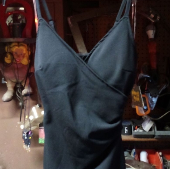 Brand-new planet gold dresses and blazers - Picture 4 of 7